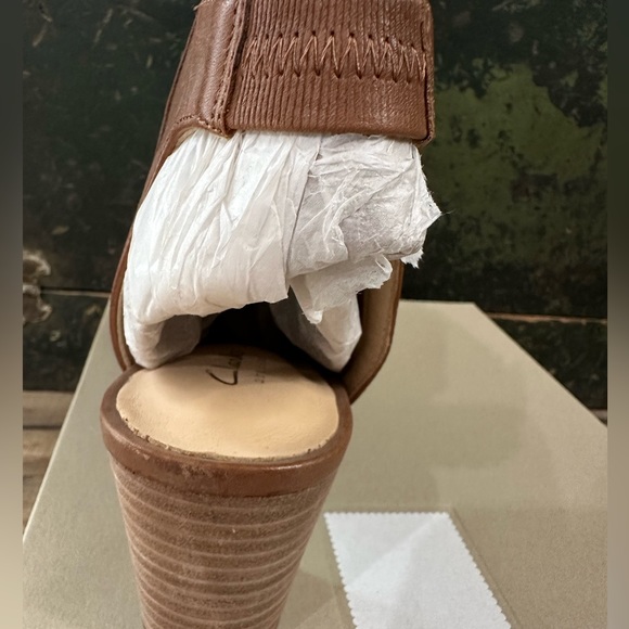 Clarks NWB Deloria Ivy Tan Leather Cuir Brun Heel Bootie Sandal size 7 - Picture 13 of 15